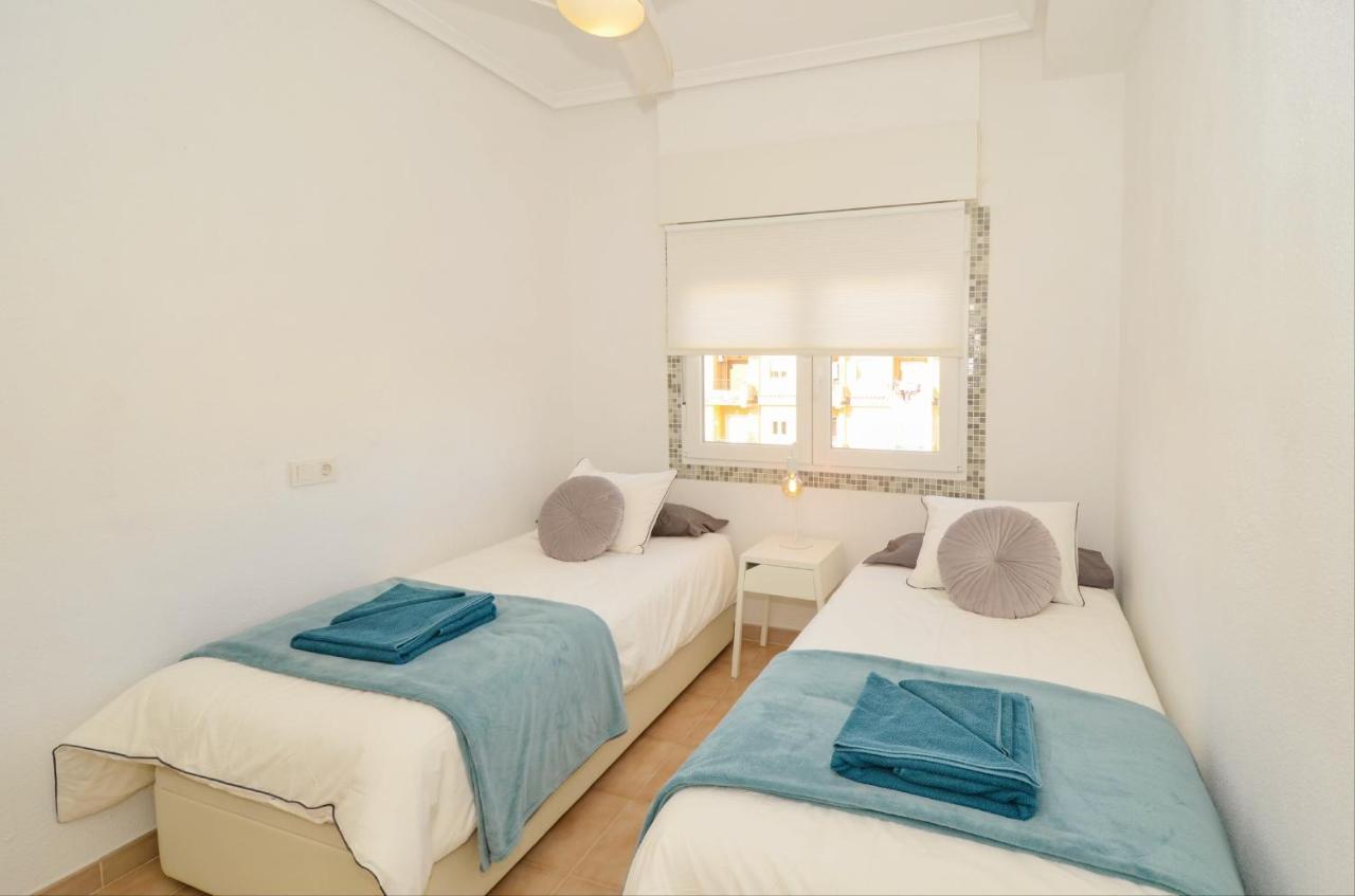 Punta Prima Pleasure With Private Parking In A Gated Community Close To The Beach Torrevieja Zewnętrze zdjęcie